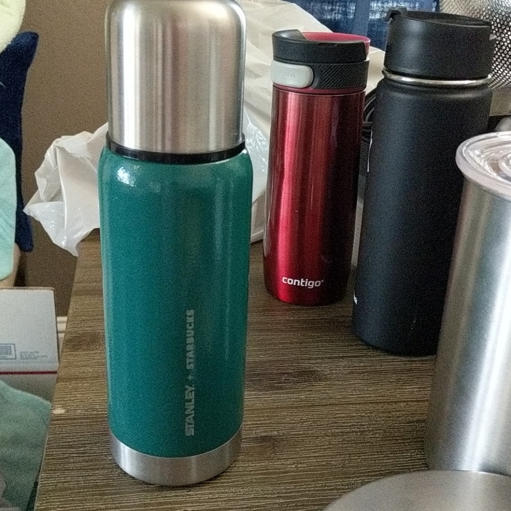 Stanley and Starbucks 17 oz thermos